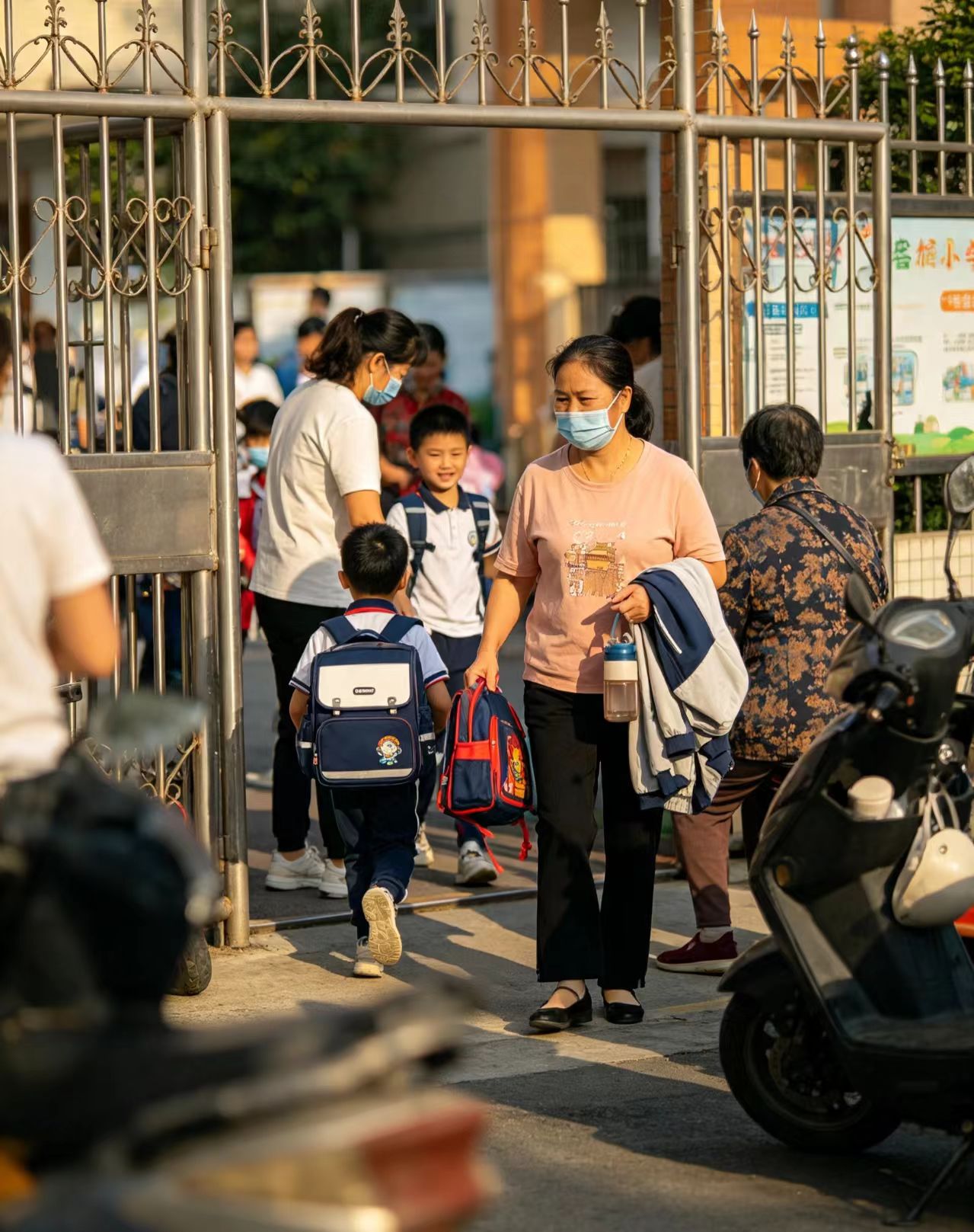 通辽市接送孩子保姆公司