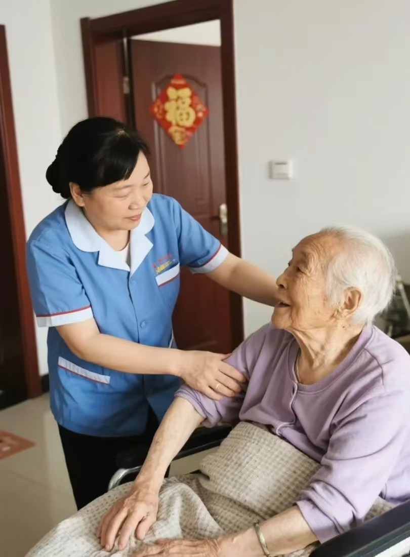 高密住家保姆公司看病陪诊服务