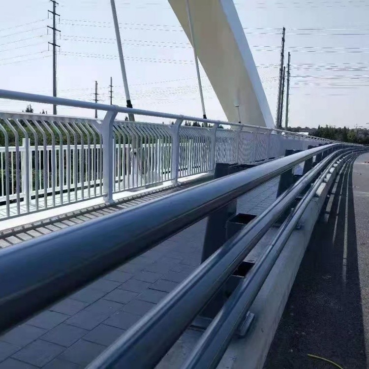 道路防撞护栏 - 不锈钢桥梁护栏品牌系列产品