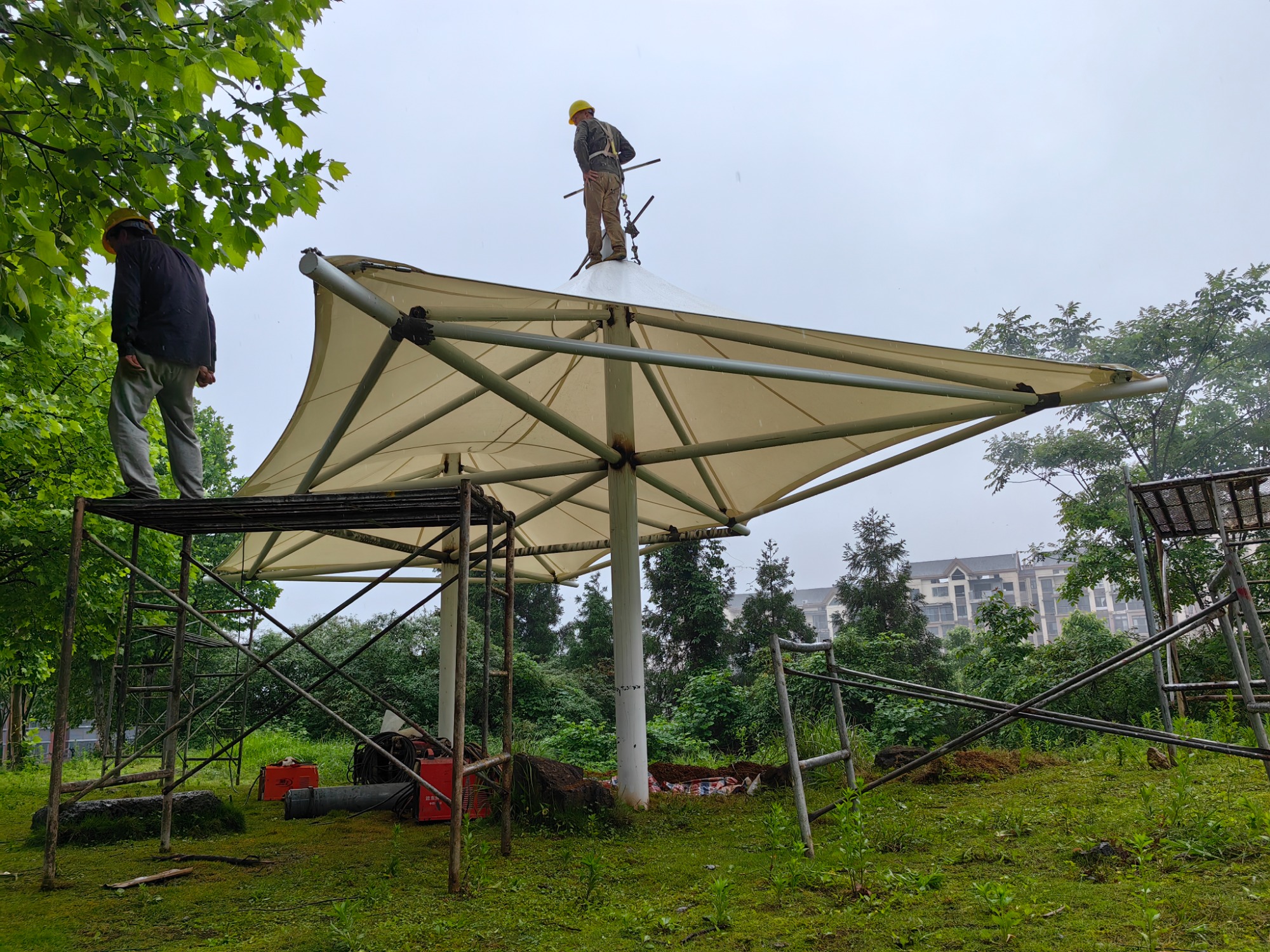 哈尔滨汽车棚雨棚厂家不锈钢护栏