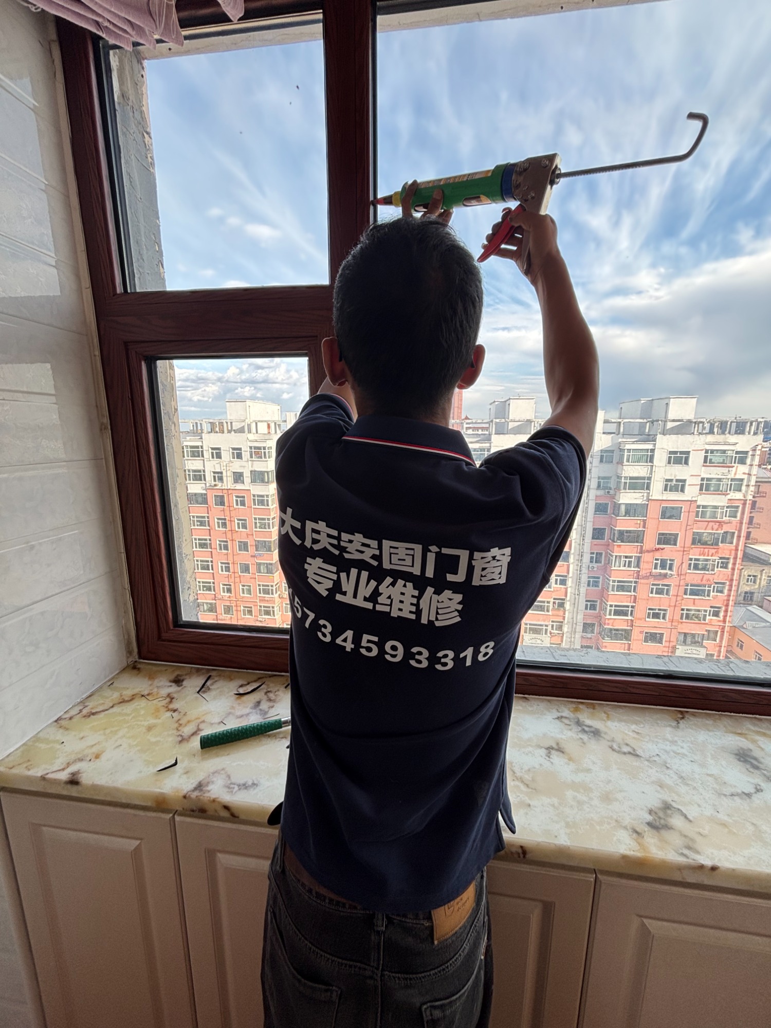铝塑木窗防盗门维修