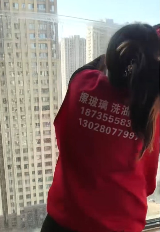 鞍山家庭保洁 - 油烟机清洗师傅服务