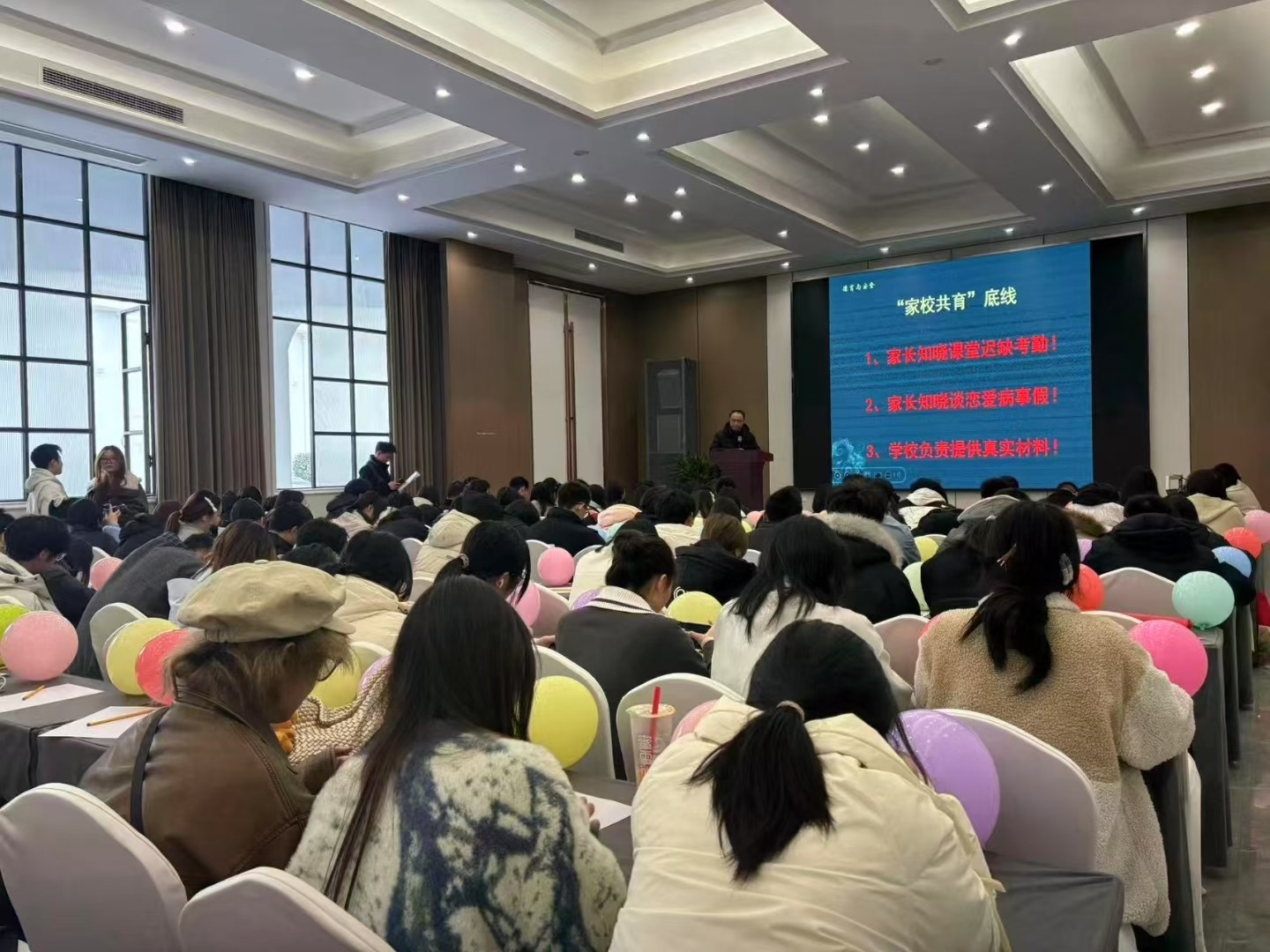 卓元文化学校校园环境与高三集训提分营学校教学实景