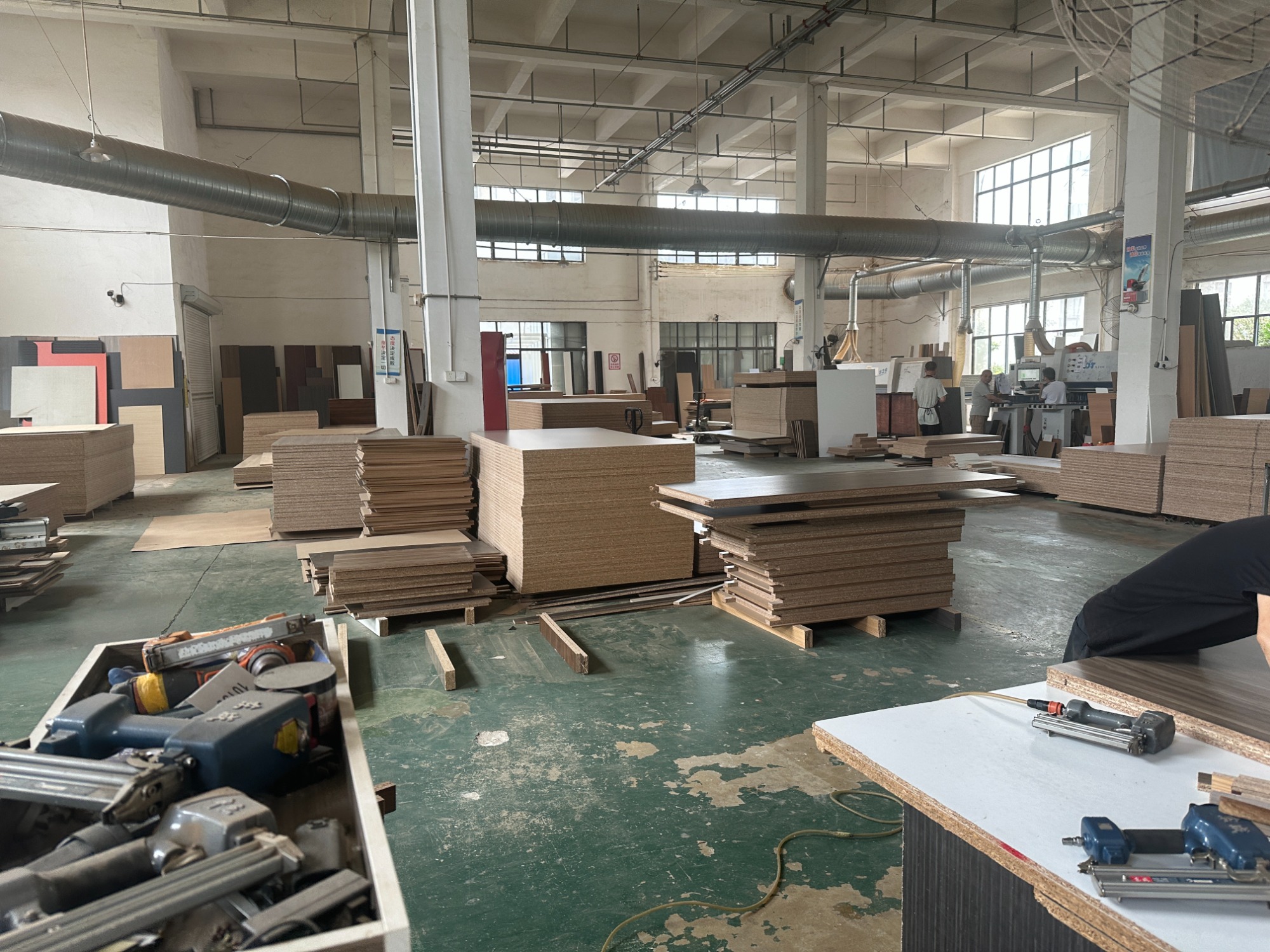 文件柜配套家具-一字型直条老板桌服务商产品实拍