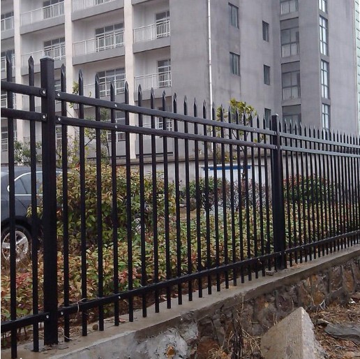 草坪护栏-道路护栏施工厂家产品实物图
