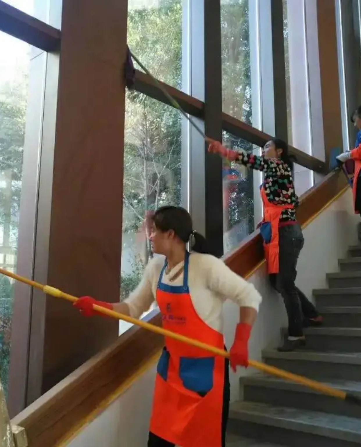 洞头装修后开荒 开荒保洁服务团队家政服务图片