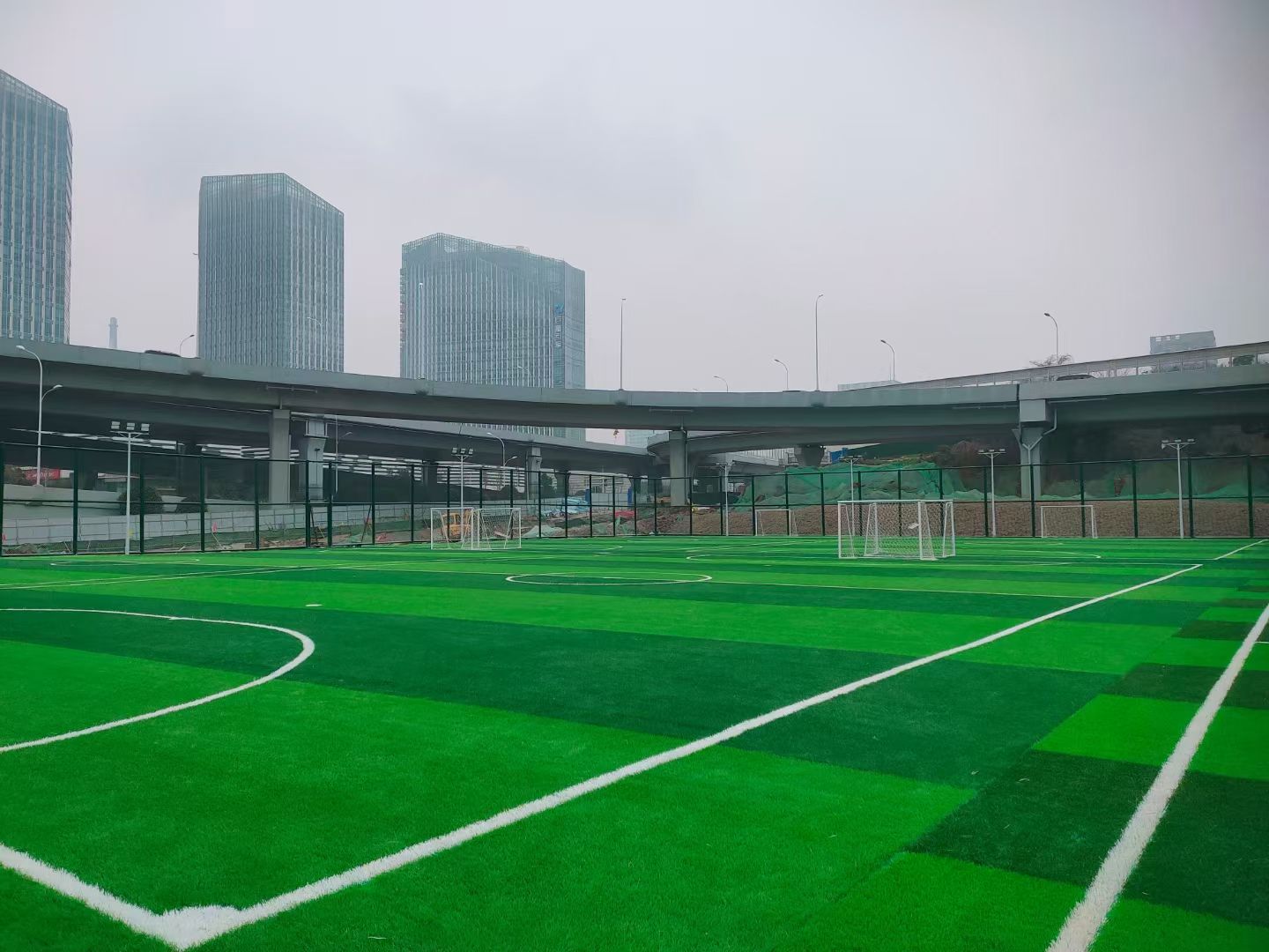 校园运动场地施工实景