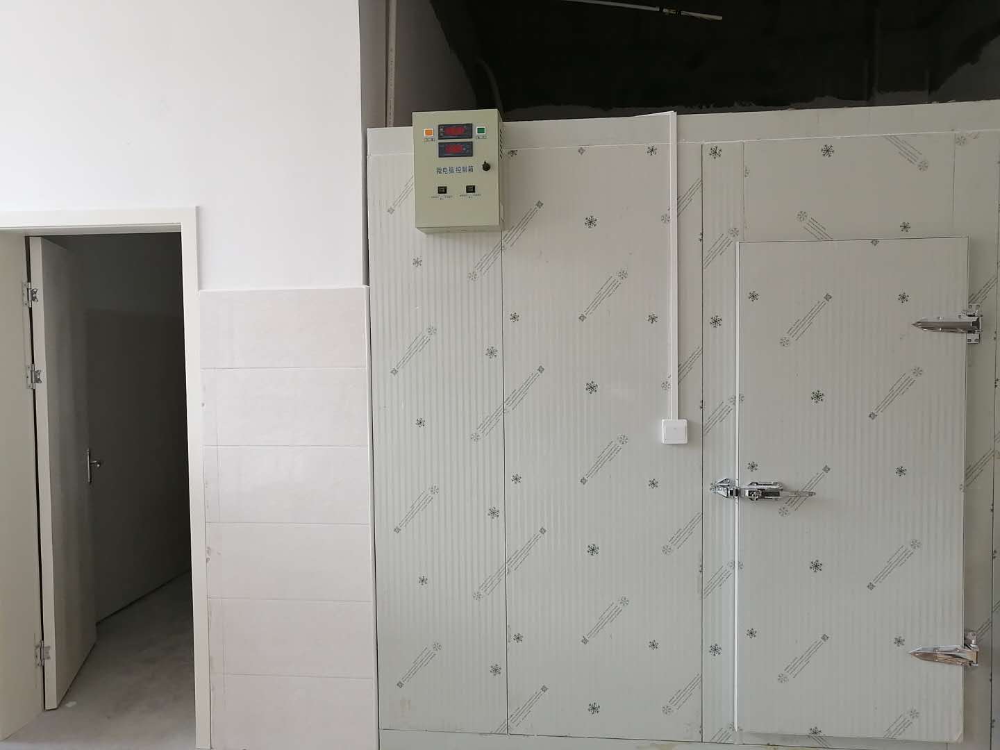 商超保鲜库定制施工现场图