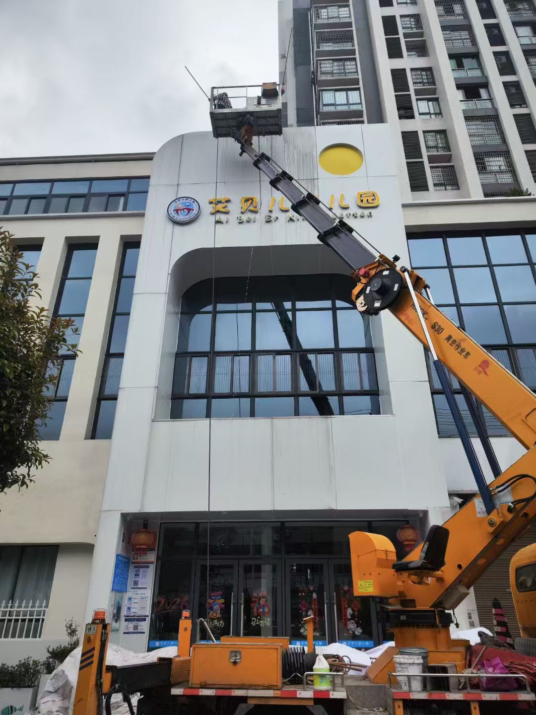 广安本地化粪池清理标准化作业现场