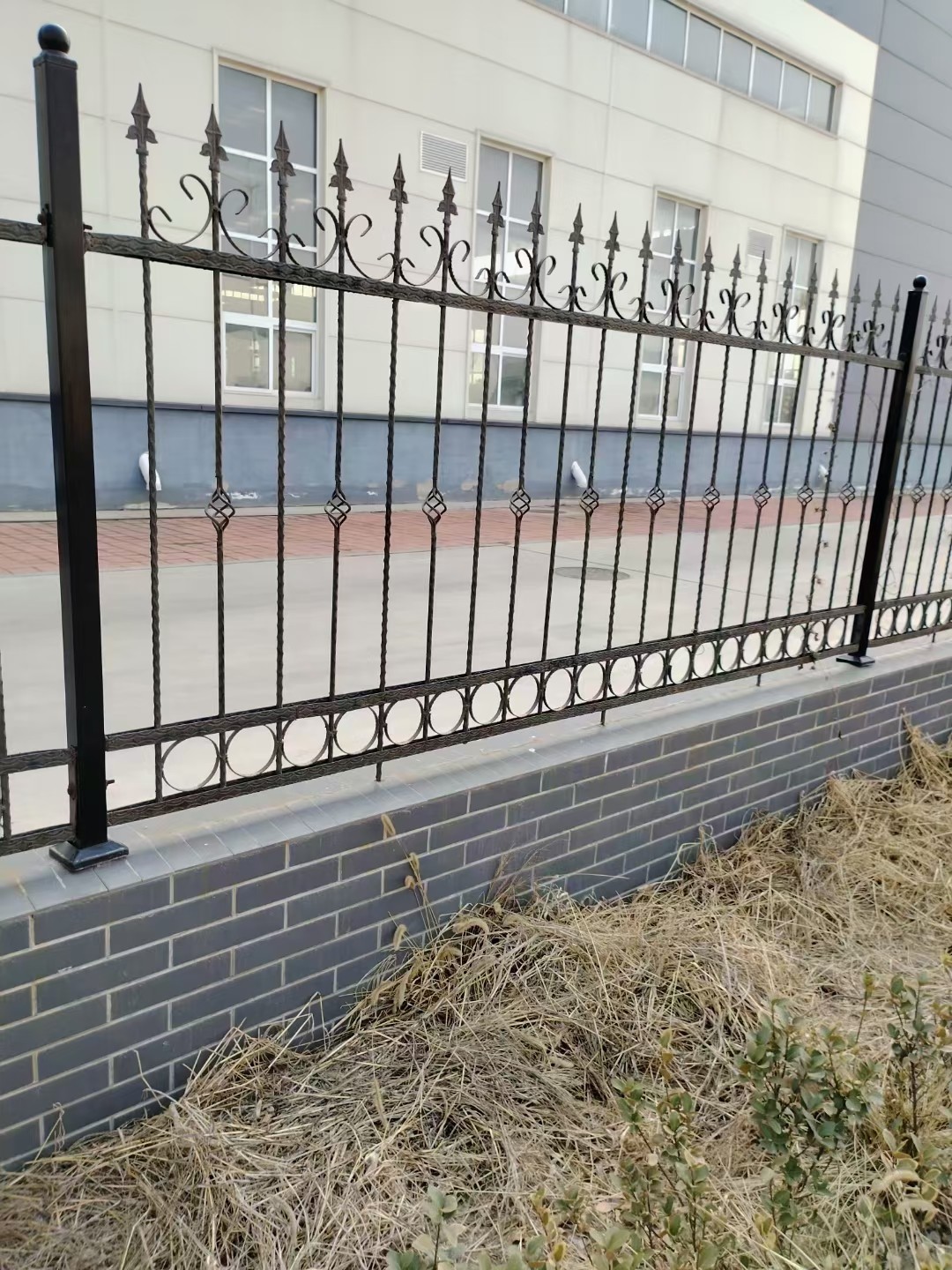 室外铁艺栏杆生产车间实拍