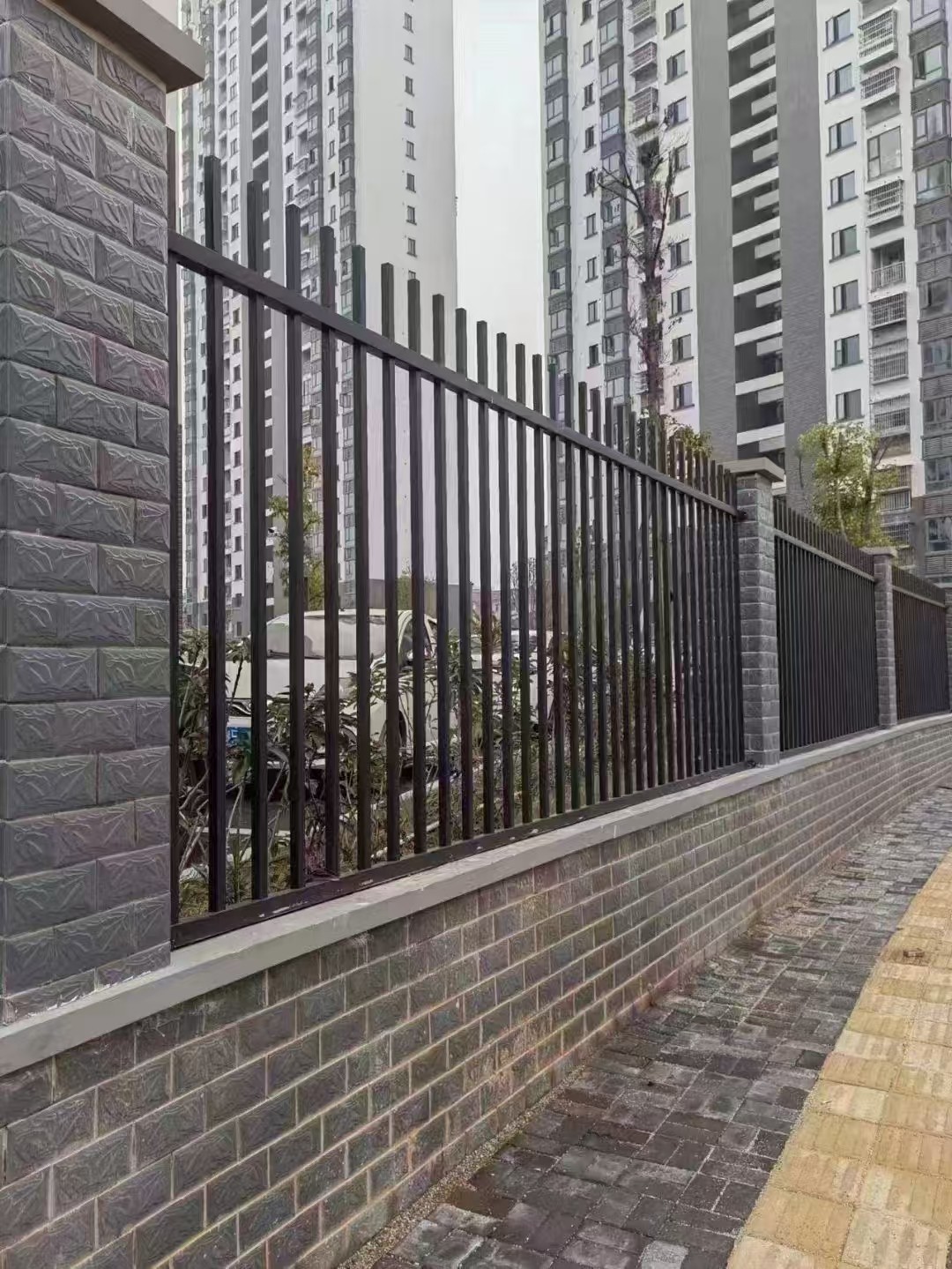 围墙铁艺栅栏生产实拍