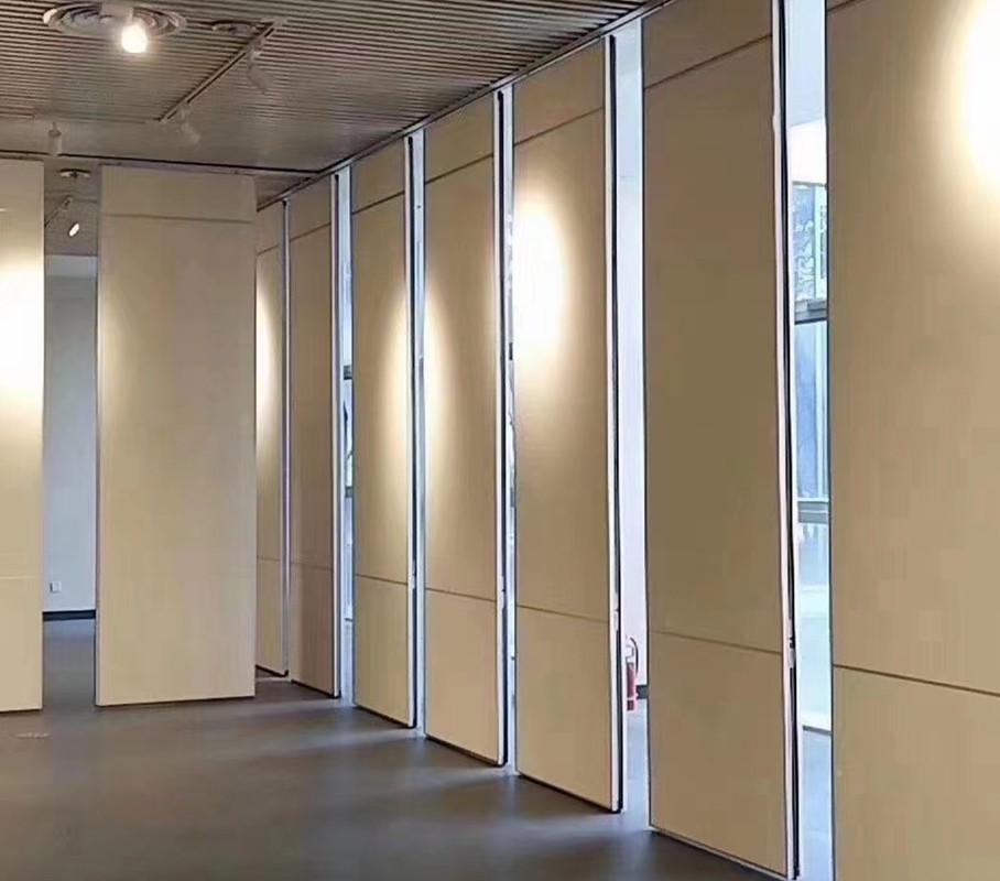 防水卫生间隔断现场安装示意图