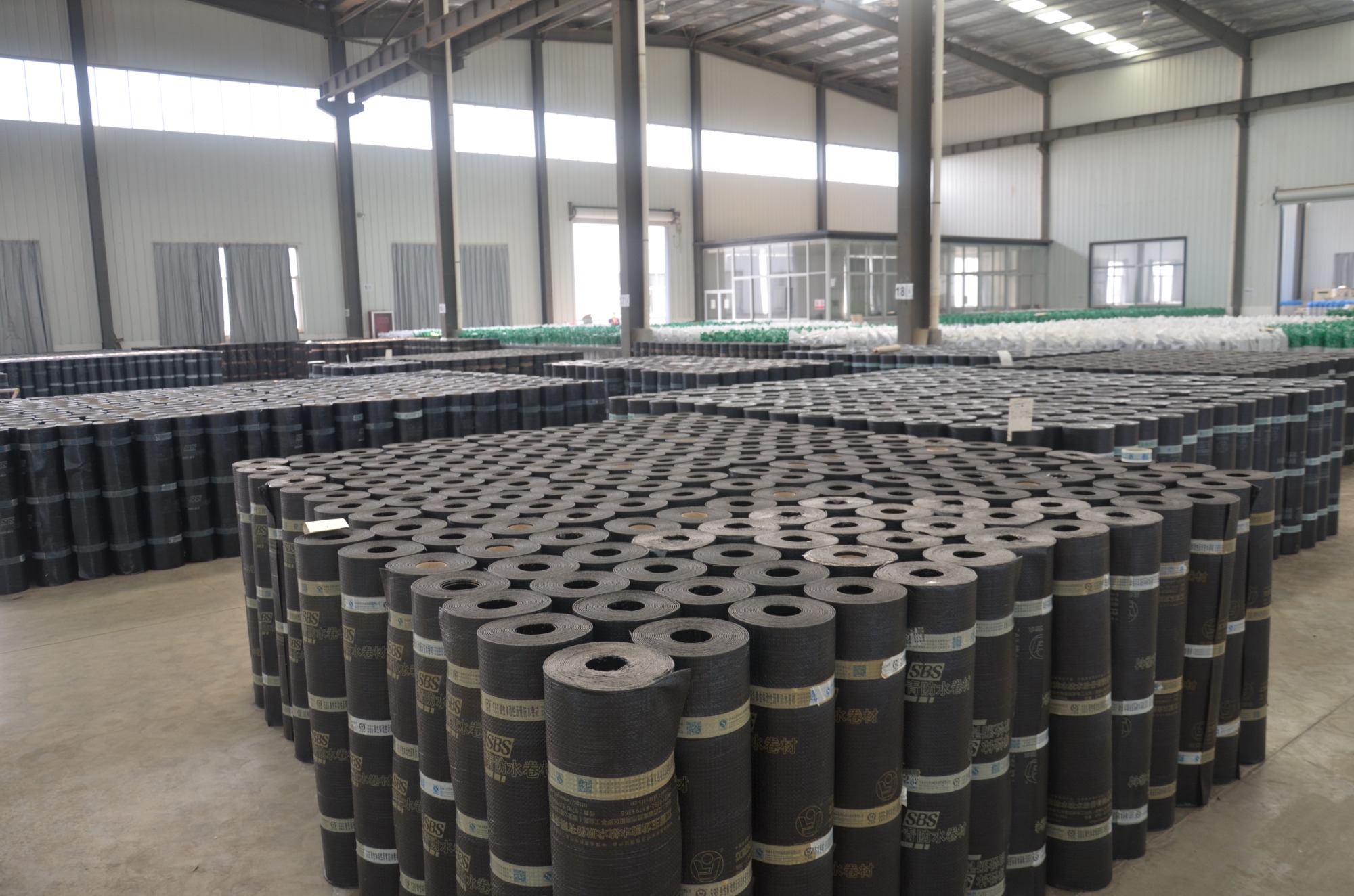 外墙透明防水涂料生产厂区实拍