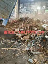 仓库积压废铁回收现场