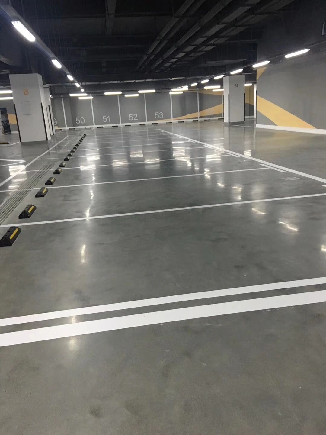 重型车间聚氨酯地坪施工现场