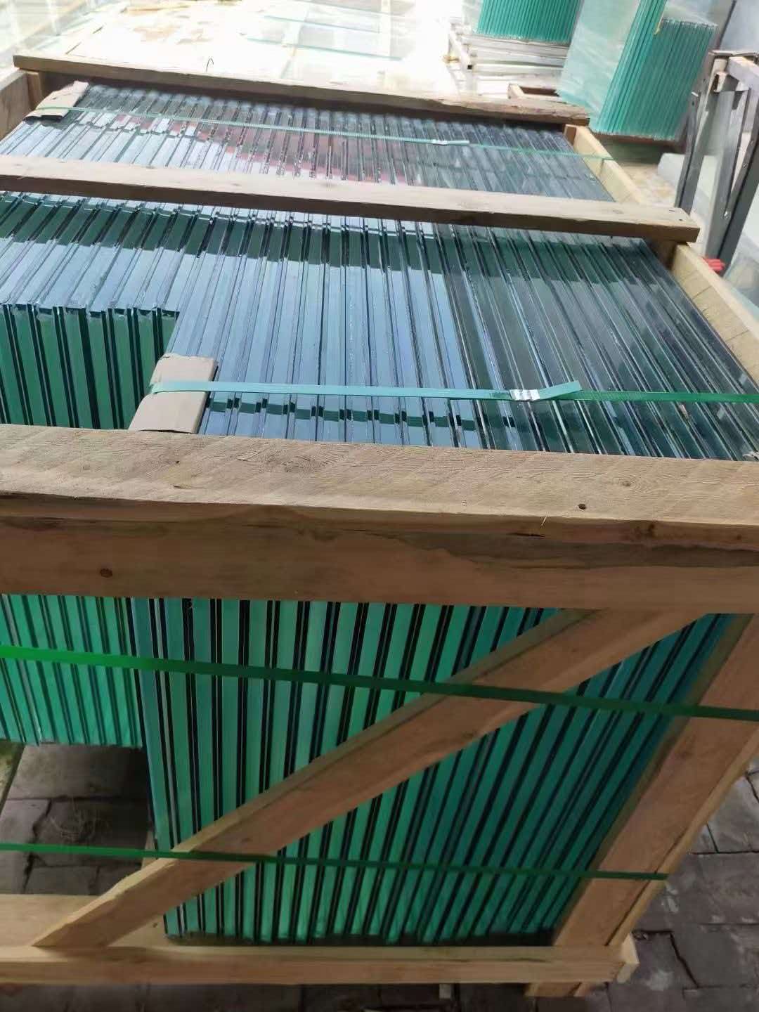 铝合金防火隔断生产车间实拍