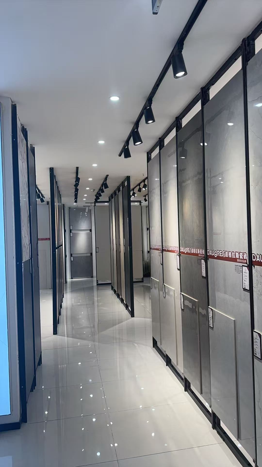 厨房翻新施工现场示意图