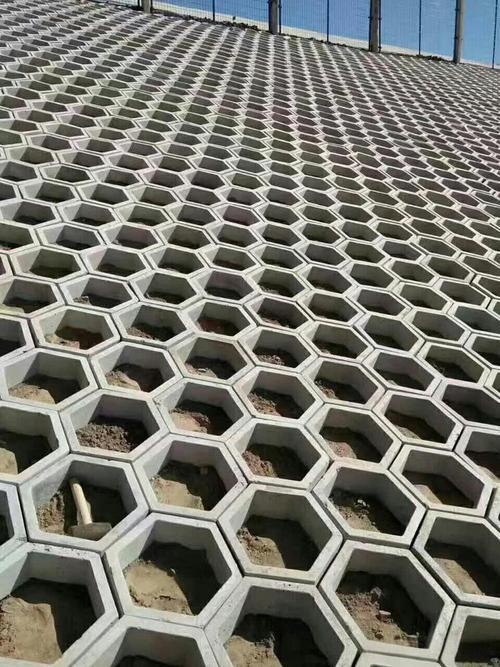 工字护坡砖生产现场