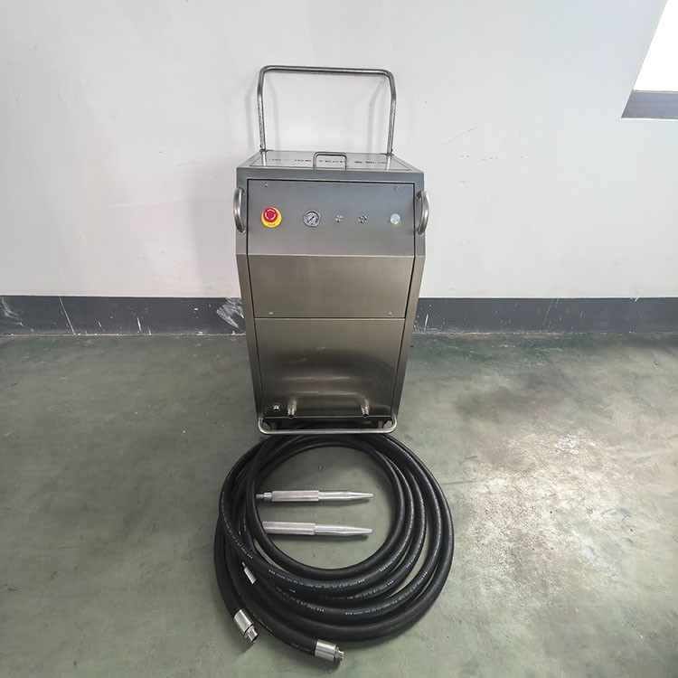 压铸模具干冰清洗机作业图