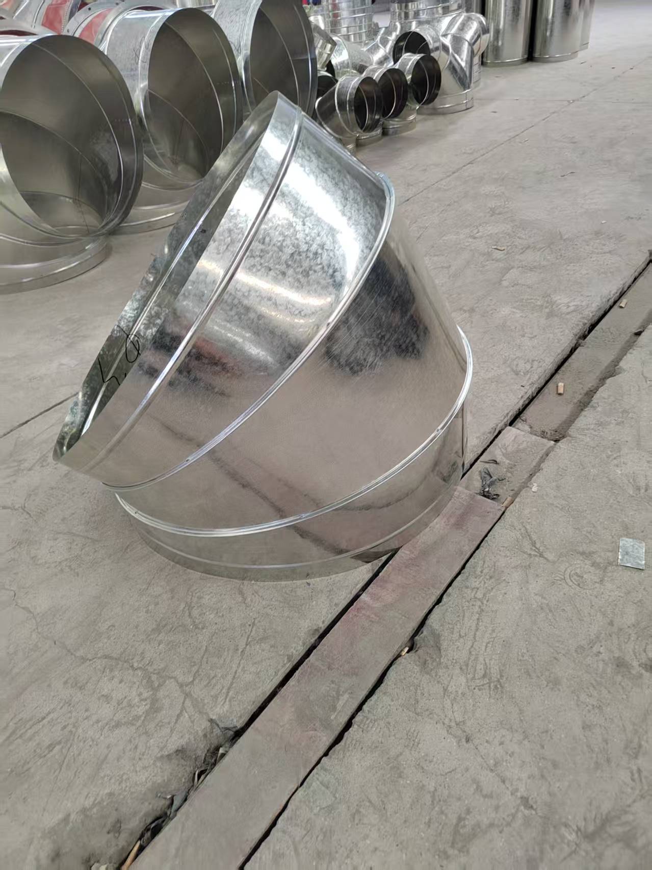 角铁法兰风管生产车间