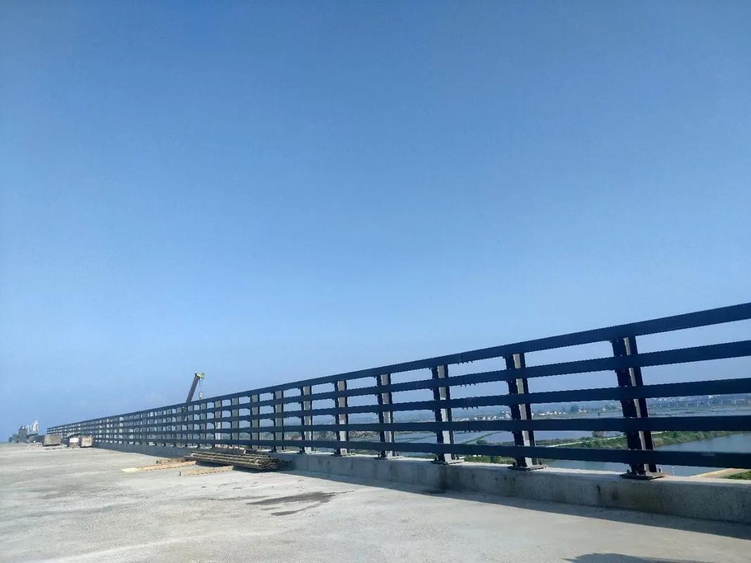 桥梁防撞护栏生产实拍