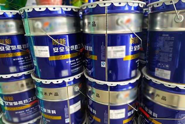 衡阳氟碳漆实体门店涂料展示