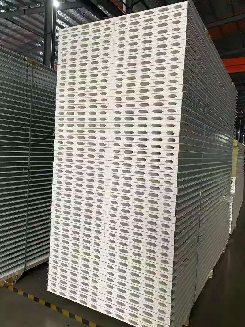 净化彩钢板生产车间实拍