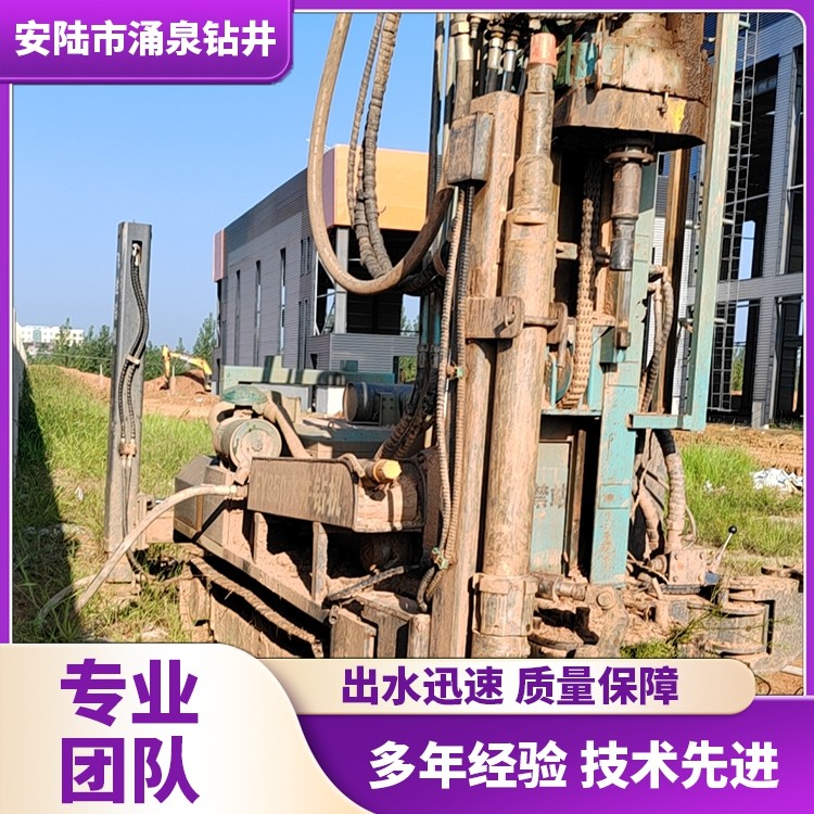 静压机打桩施工现场