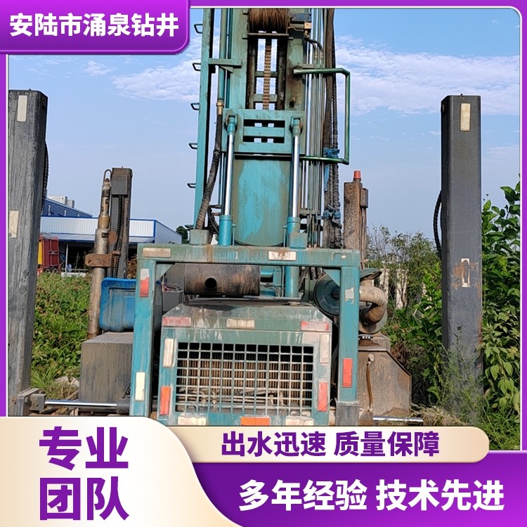 地基打桩施工现场