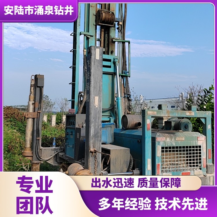 建筑打桩施工现场