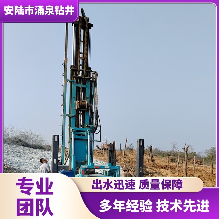 地基打桩施工现场