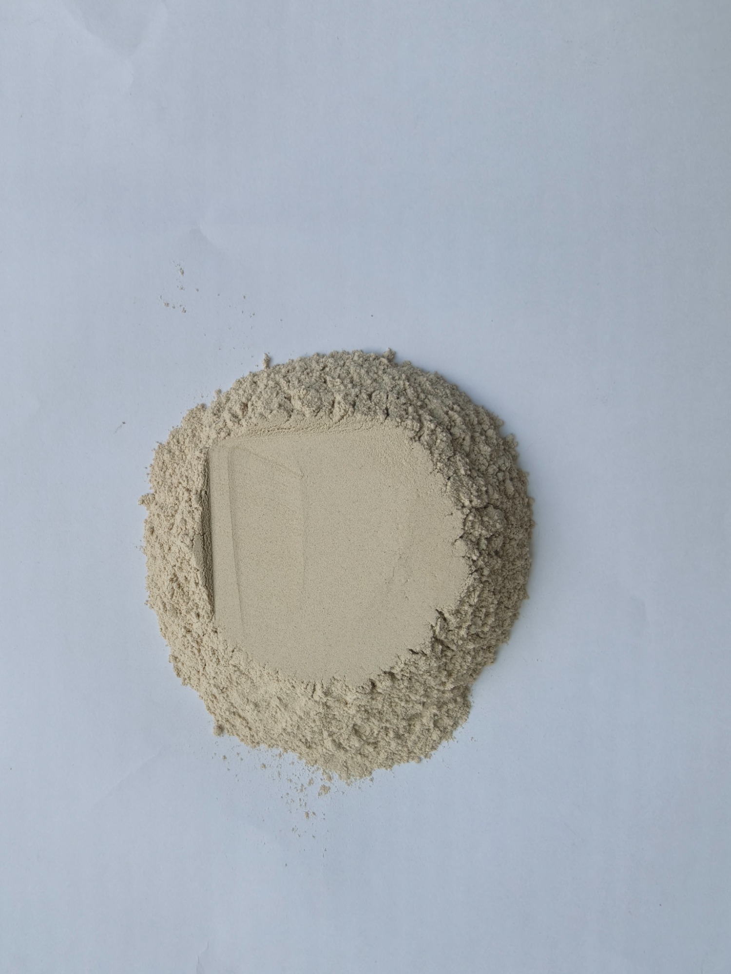 饲料用沸石粉生产加工现场