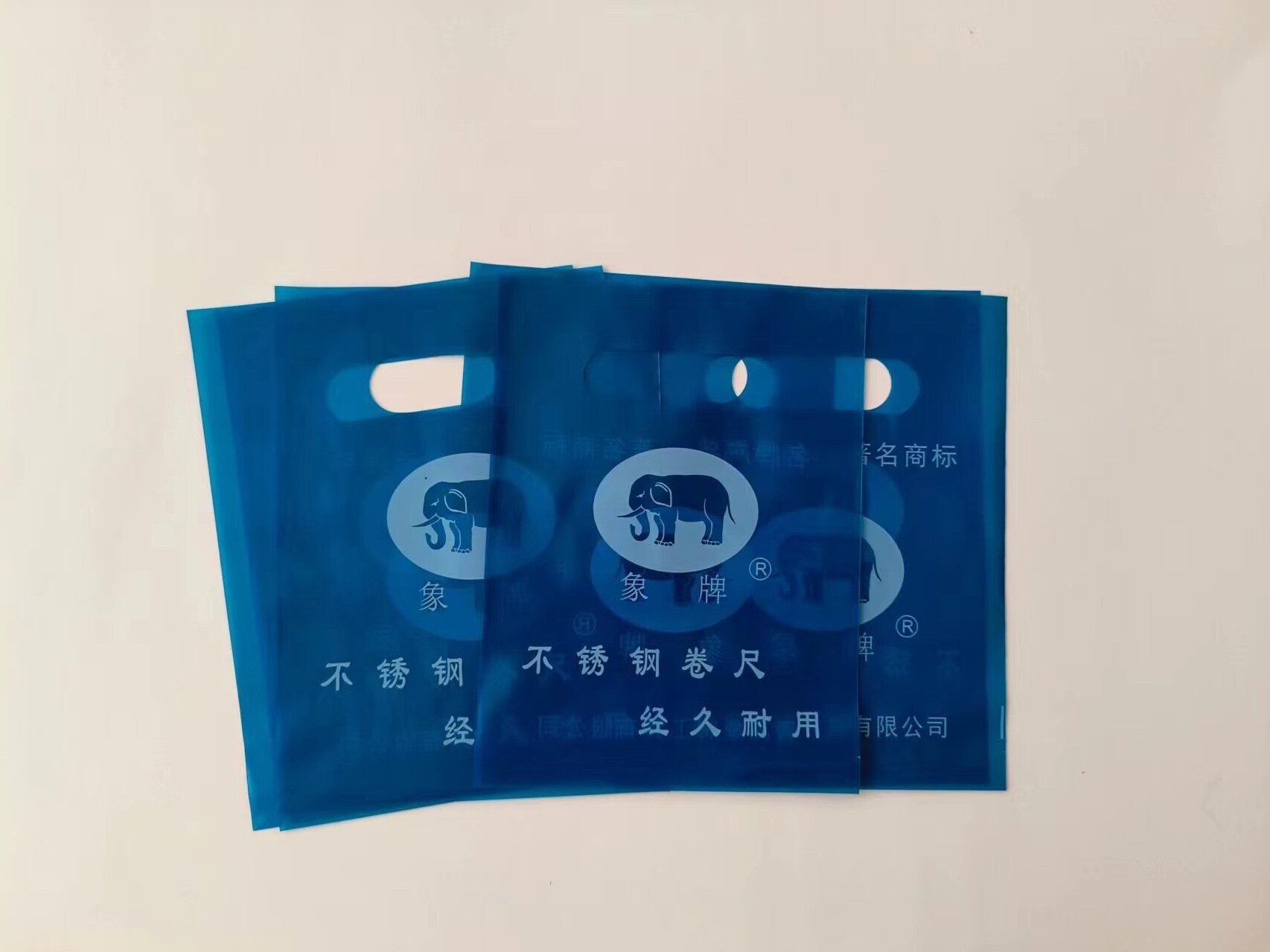 logo印刷塑料袋生产车间