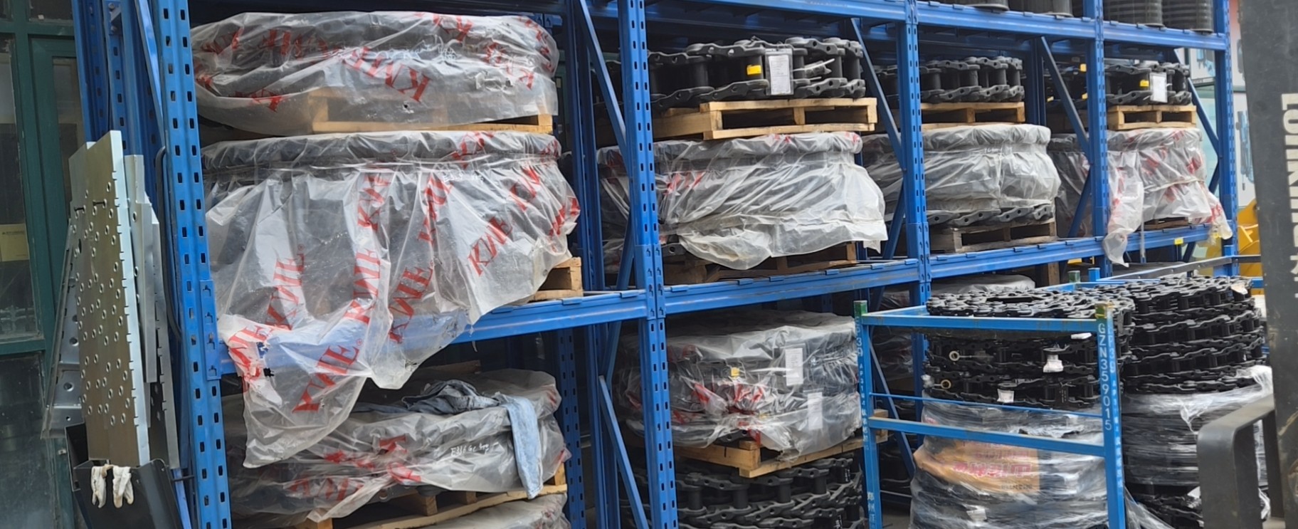 挖掘机履带产品实拍