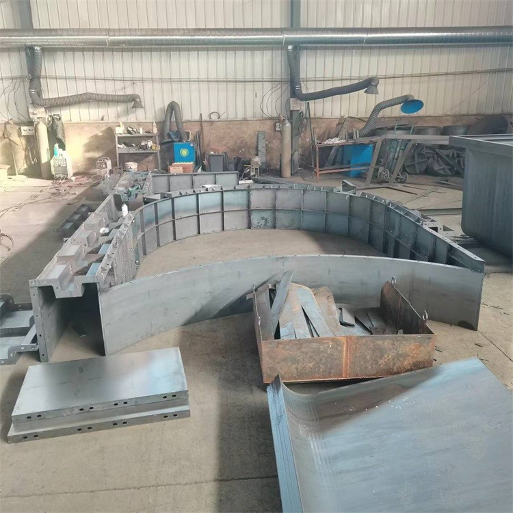 拱形骨架护坡模具现场