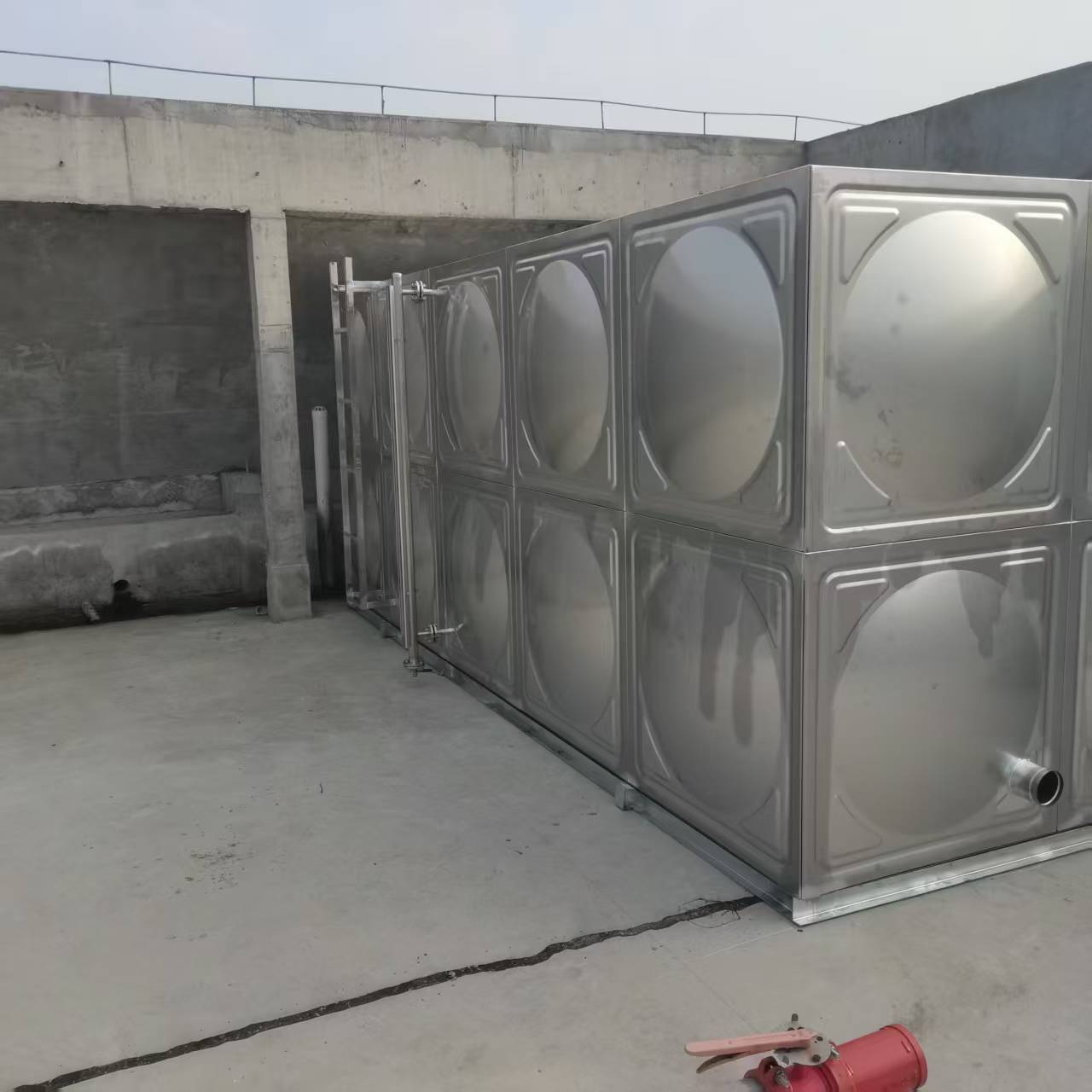 一体式不锈钢水箱生产成品
