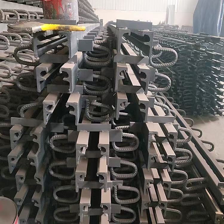 梳齿板伸缩缝产品实拍