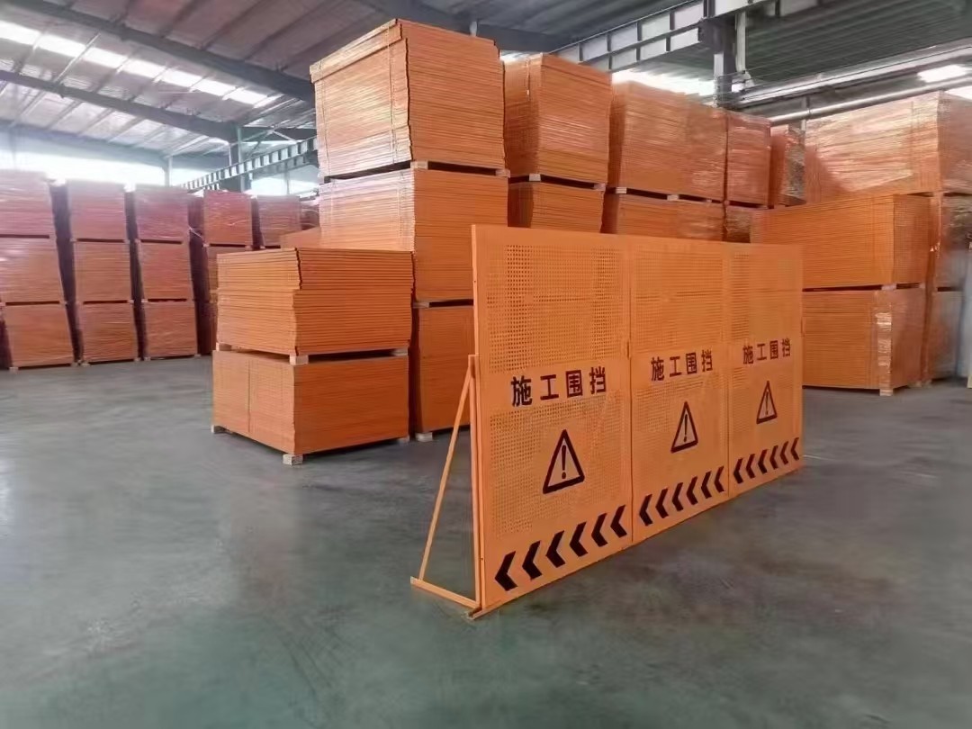 小区改造围挡实物图