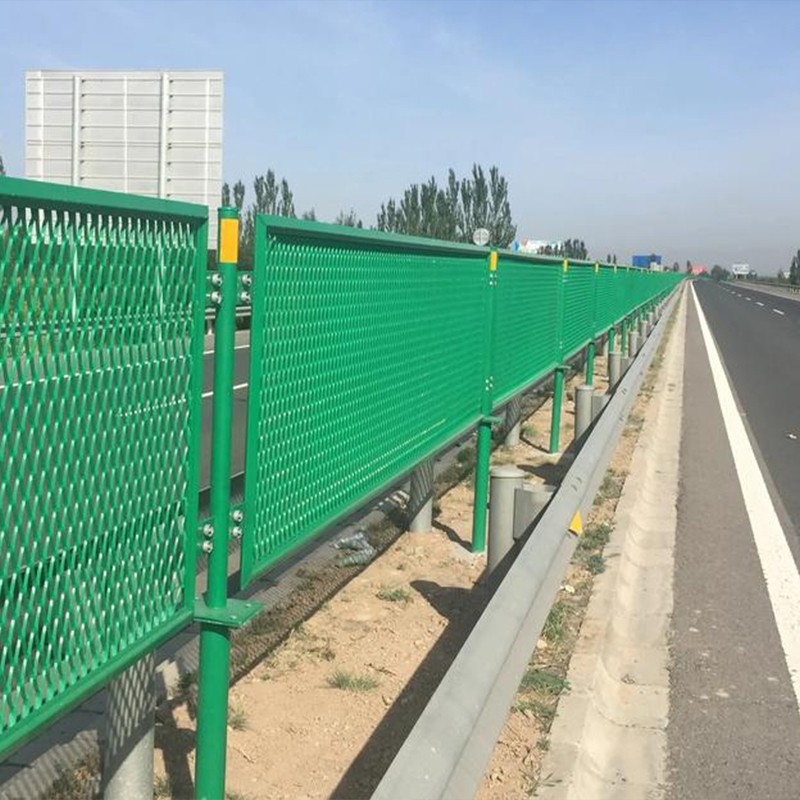 公路护栏网生产实拍