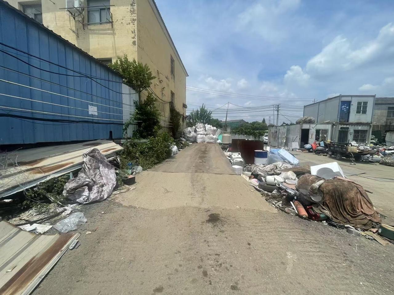 滁州市废旧金属回收现场作业图