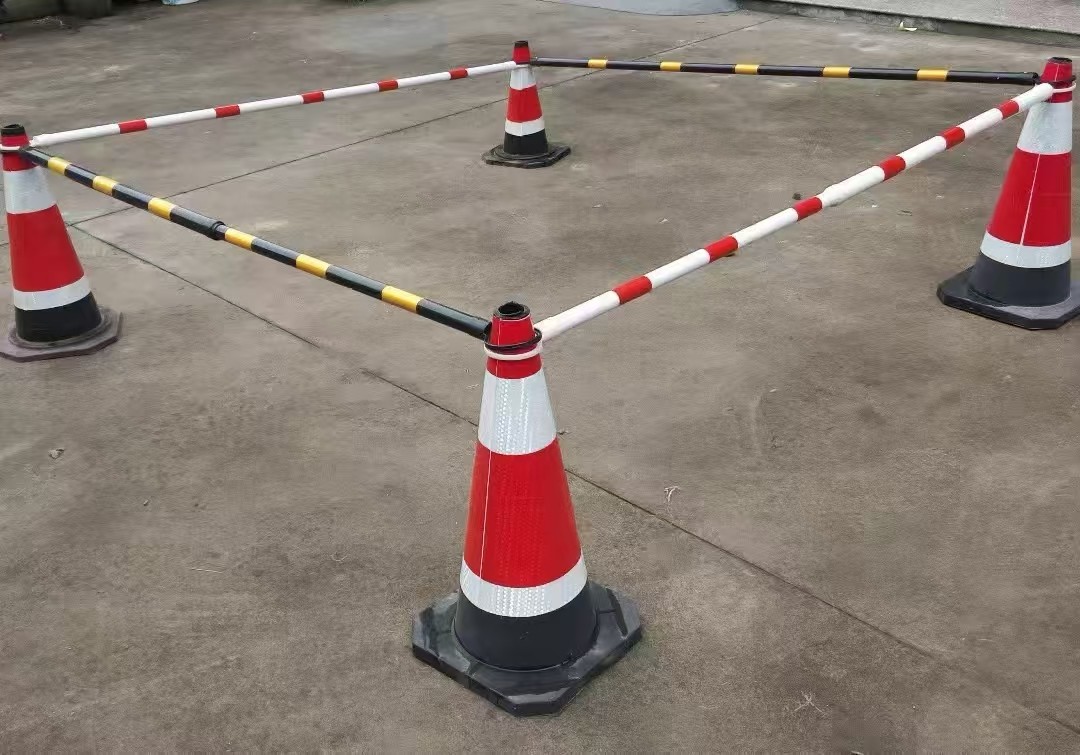 南昌道路施工临时隔离设备实拍