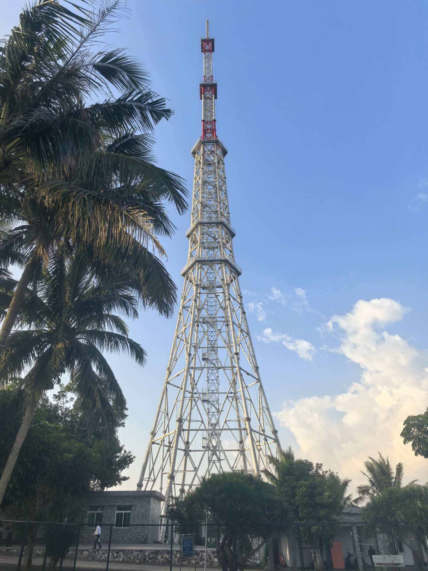 钢铁结构生产车间实景