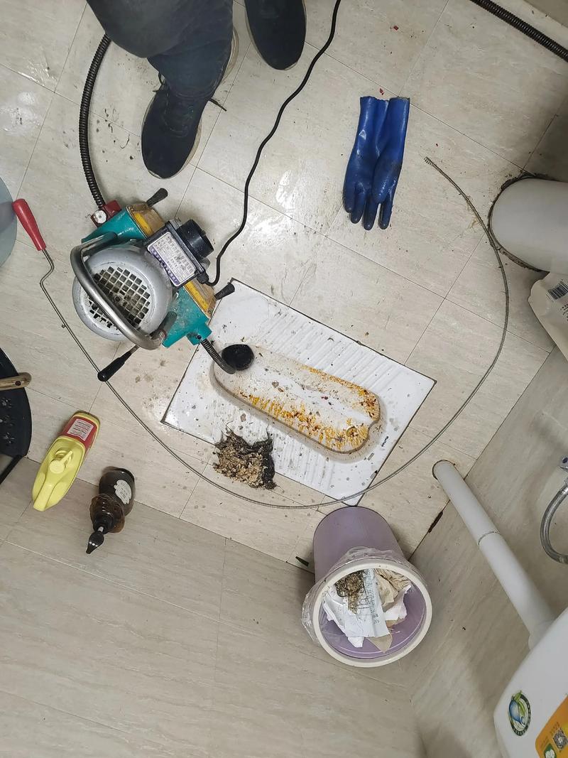 管道疏通专业作业现场