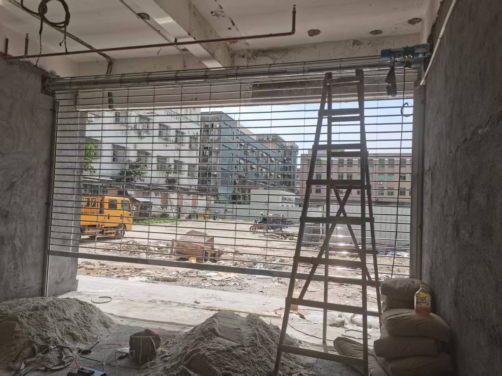 电动卷闸门定制现场施工图
