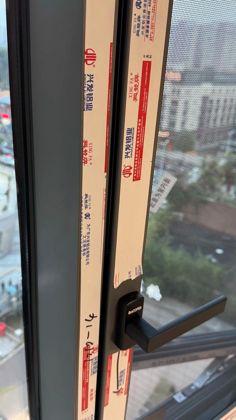 襄阳市本地门窗加工厂生产实景