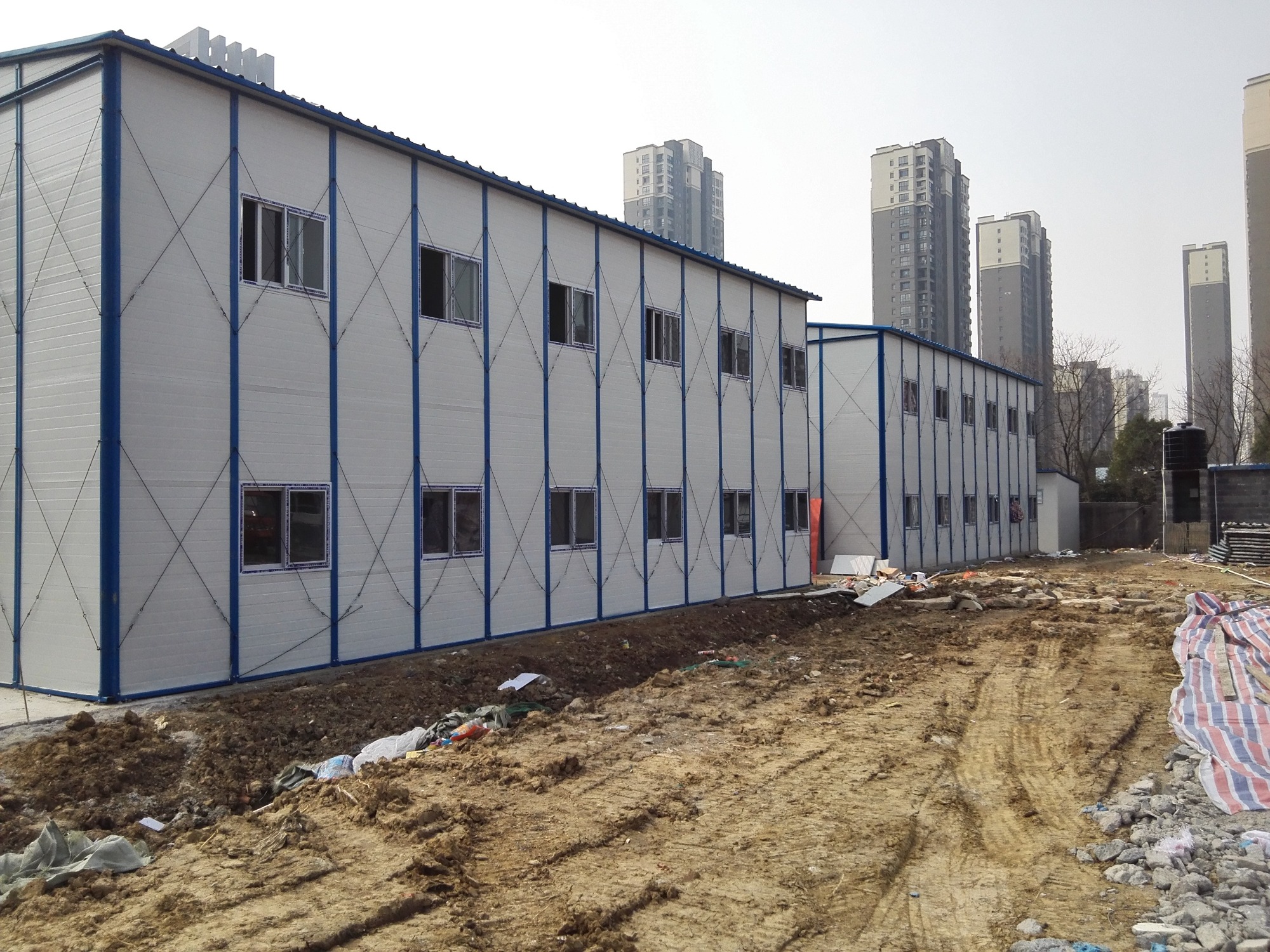 快拼箱房生产流水线实景