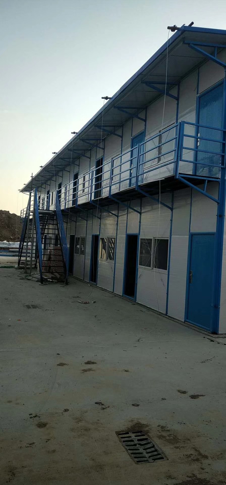 模块化钢结构建筑组装示意