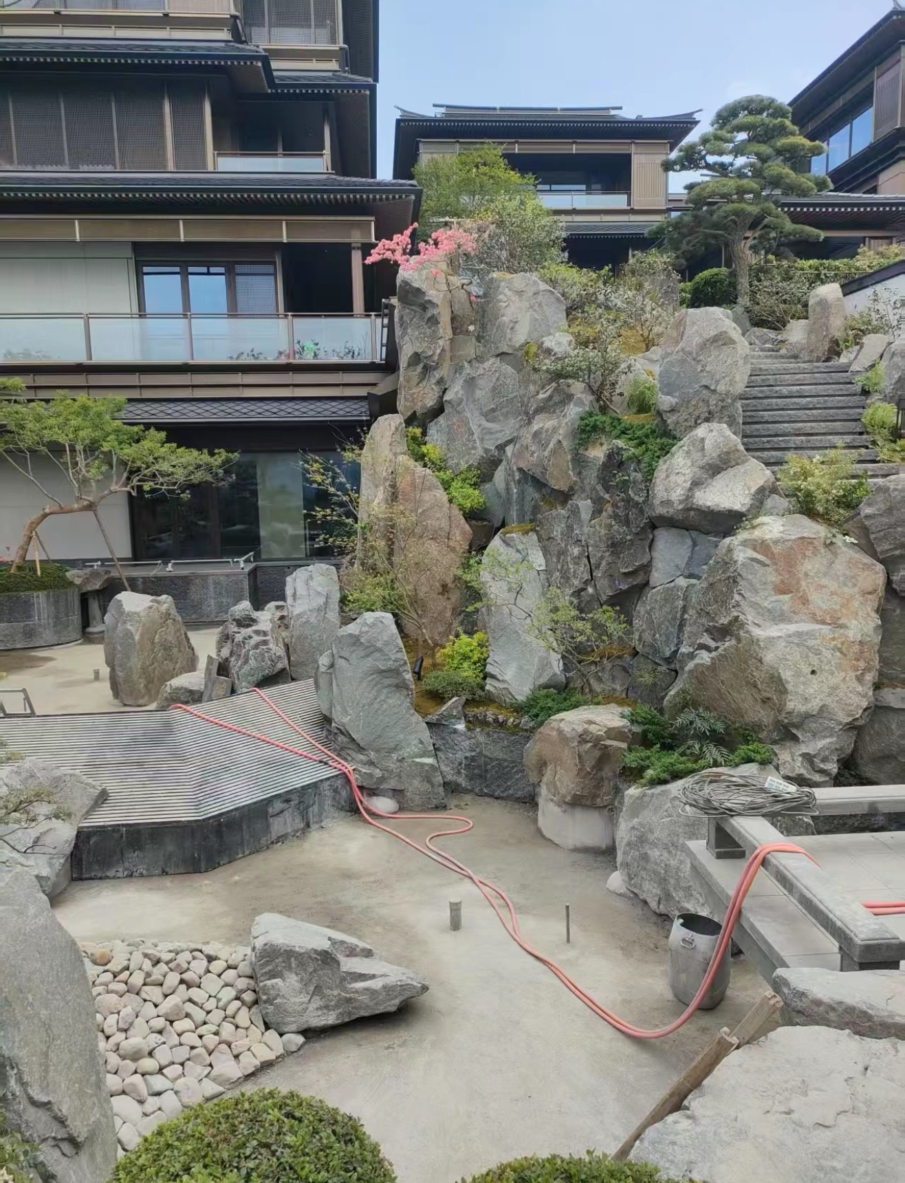置石驳岸实景示例