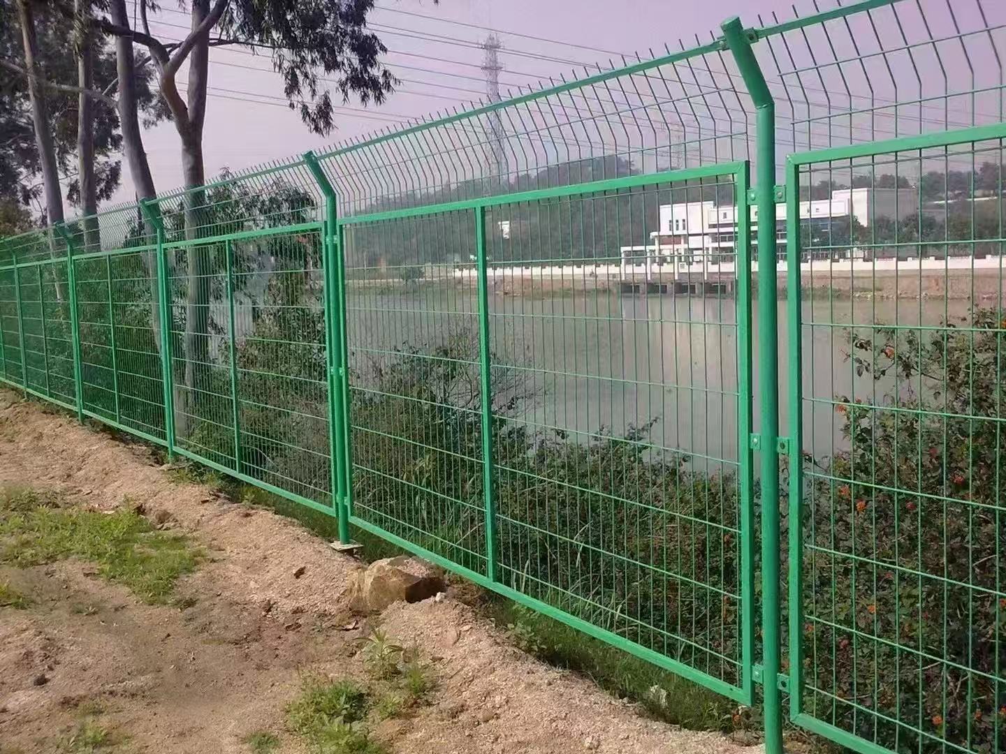 天津地区围栏网生产厂区实拍