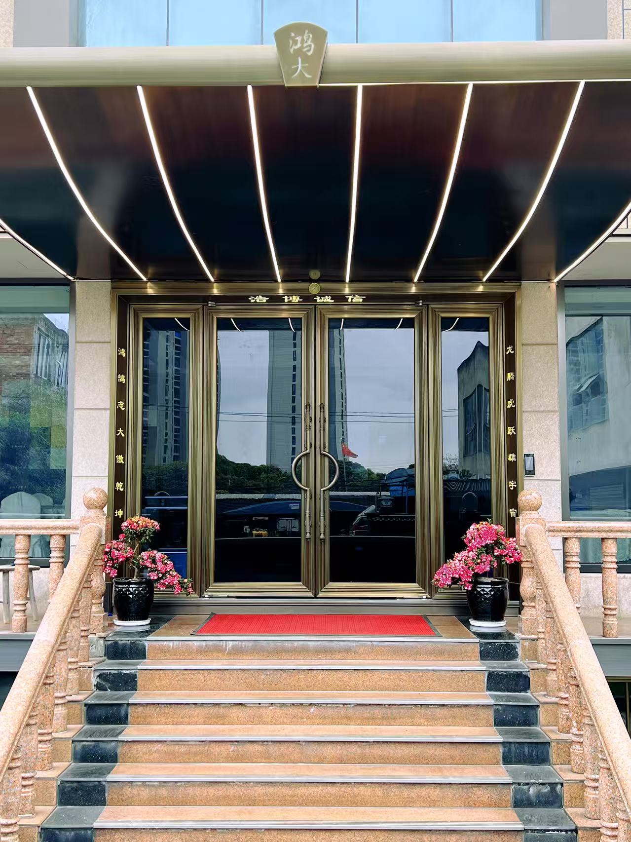 温州不锈钢电梯门套生产场景